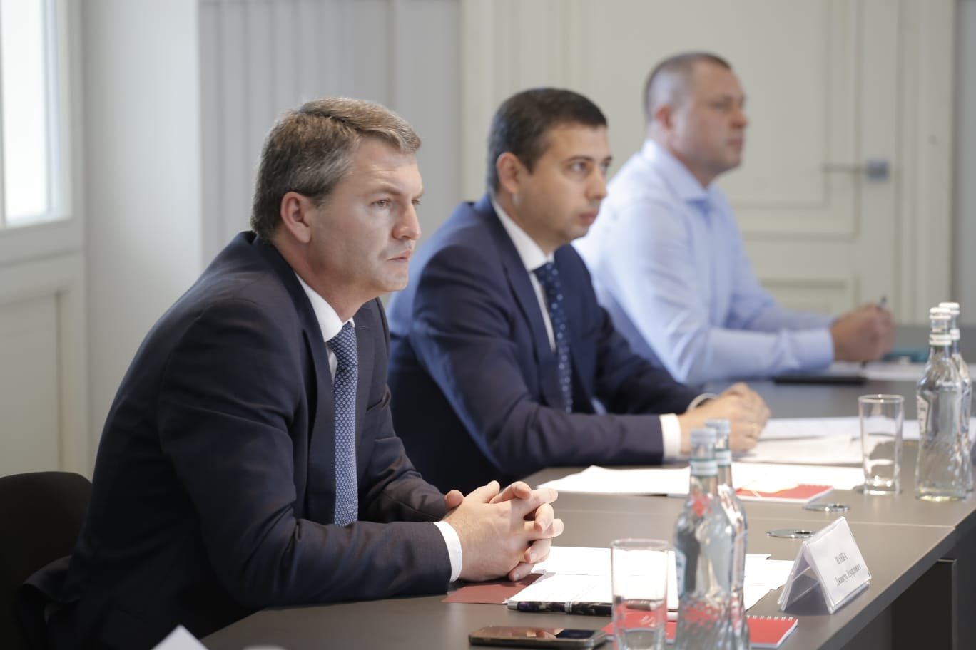 Развитию авиационных перевозок посвящалась встреча в аэропорту "Сухум"