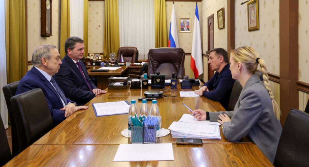 Джансух Нанба встретился с председателем Совета министров Республики Крым Юрием Гоцанюк