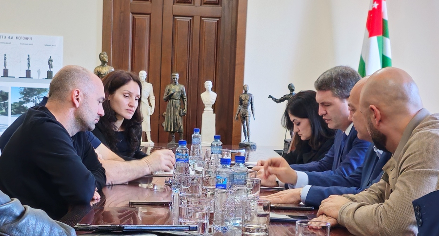 Джансух Нанба провел заседание Государственной комиссии по монументальному искусству