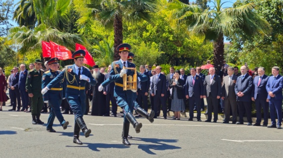 Владимир Делба принял участие в церемонии передачи частицы​ Вечного огня