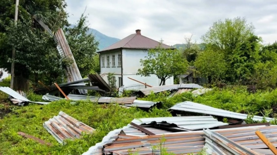 Премьер-министр побывал в Ткуарчал, где ночью прошел ураган