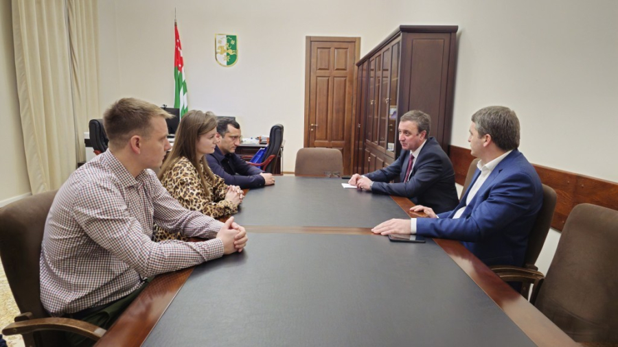 Владимир Делба принял делегацию ФНС России