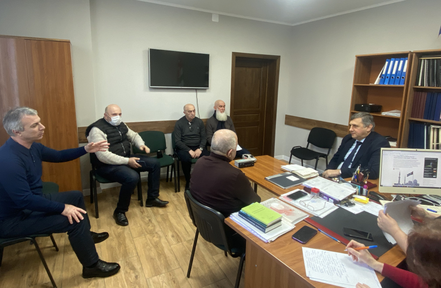 Вице-премьер Вараздат Миносян провел совещание в Государственном комитете по экологии и природопользованию