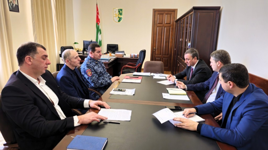 Премьер-министр провел совещание по вопросам усиления контроля за качеством производимых и реализуемых товаров