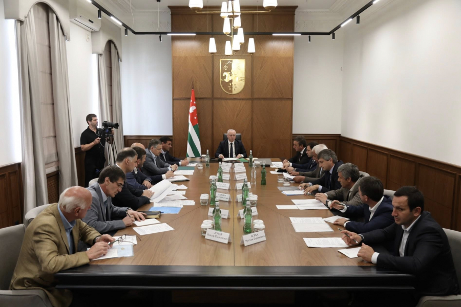 Владимир Делба проинформировал о реализации программы поддержки малого и среднего предпринимательства