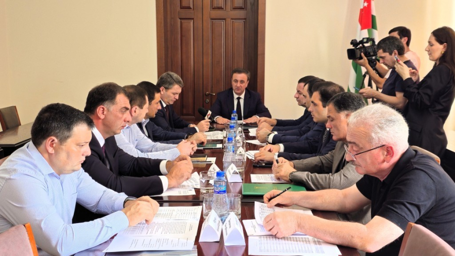 Премьер-министр провел заседание Республиканского штаба по обеспечению энергетической безопасности