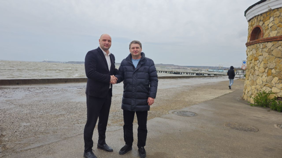 Джансух Нанба провел встречу с главой городского округа Керчь Денисом Колесником