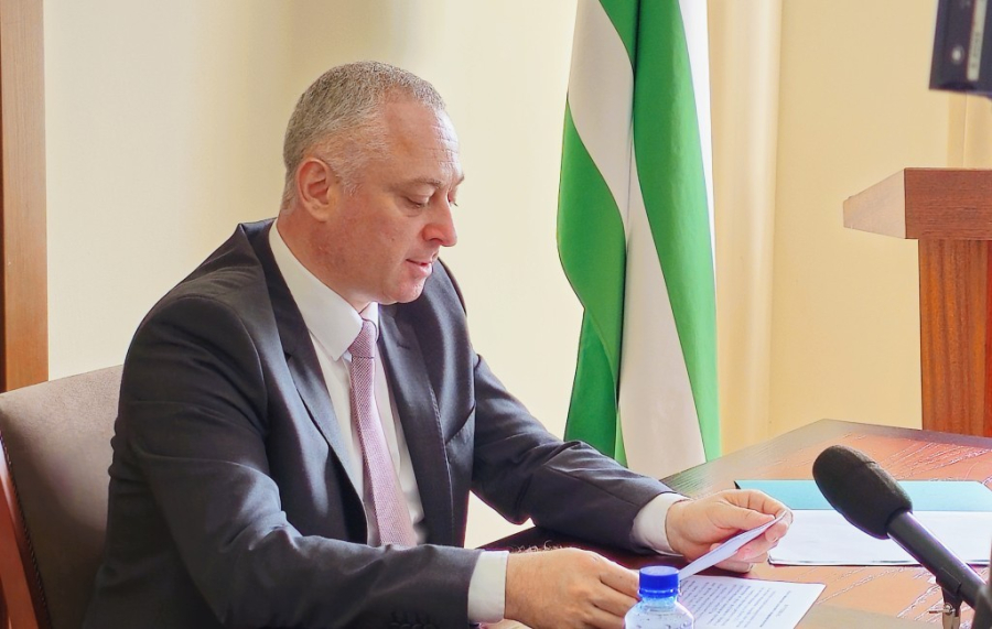 Президент поручил разработать меры в сфере просвещения, молодежной политики и спорта