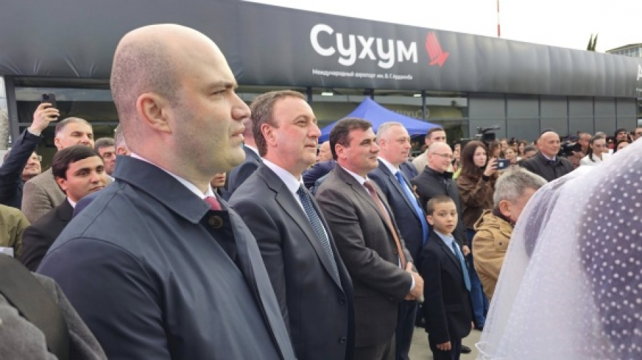 Владимир Делба принял участие в церемонии открытия сухумского аэропорта