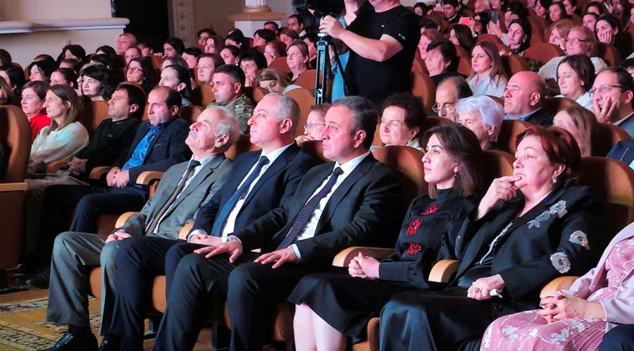 Владимир Делба посетил церемонию награждения учителей