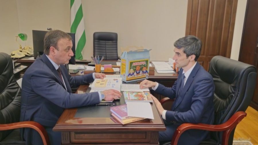 Владимир Делба провел встречу с и. о. министра просвещения Иналом Габлия