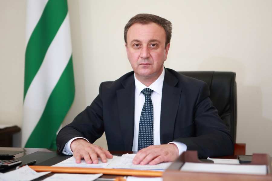 Премьер-министр поздравил с началом учебного года