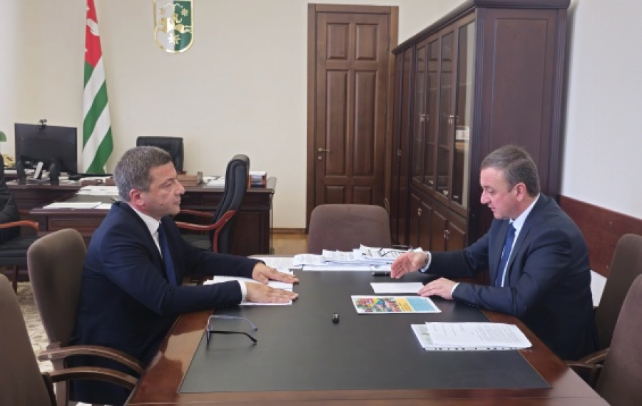 Владимир Делба провёл рабочую встречу с Бакуром Бебия