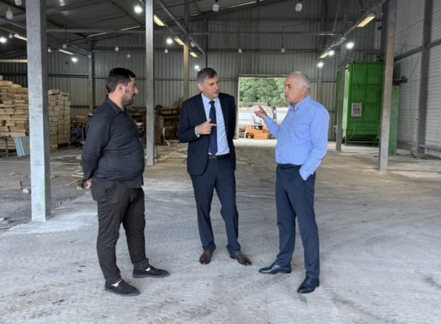 Вице-премьер Вараздат Миносян ознакомился с готовностью плодоовощехранилища к приему цитрусовых