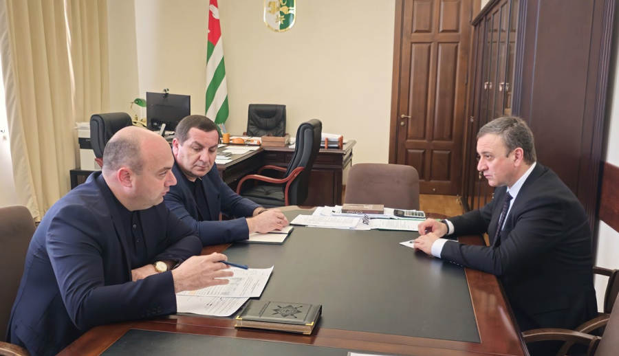 Премьер-министр провел встречу с руководством МВД