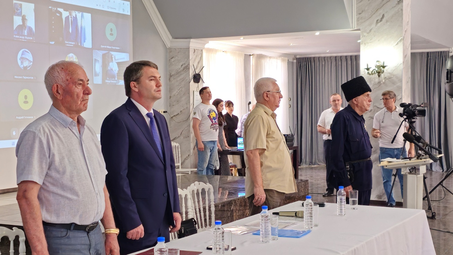 Джансух Нанба приветствовал участников Форума Совета старейшин