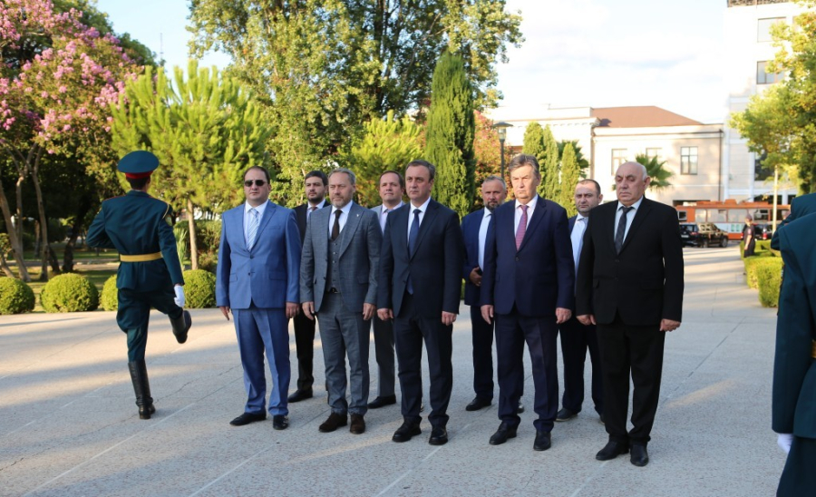 В Абхазию прибыл председатель Законодательного Собрания Санкт-Петербурга Александр Бельский