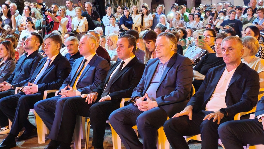 Владимир Делба принял участие в торжественном мероприятии по случаю Дня признания независимости Абхазии