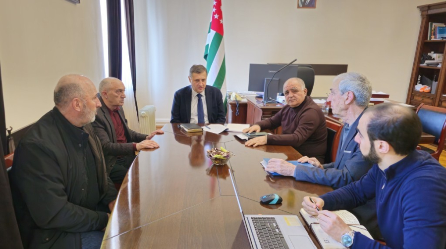 Вараздат Миносян провел совещание по вопросам образования особо охраняемых природных территорий в восточной части Абхазии