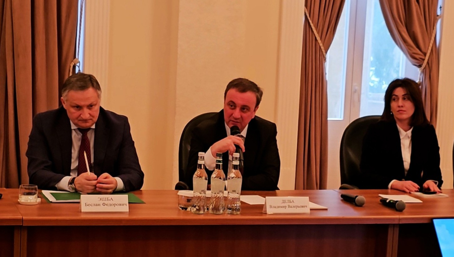 Владимир Делба приветствовал участников семинара Совета молодых ученых