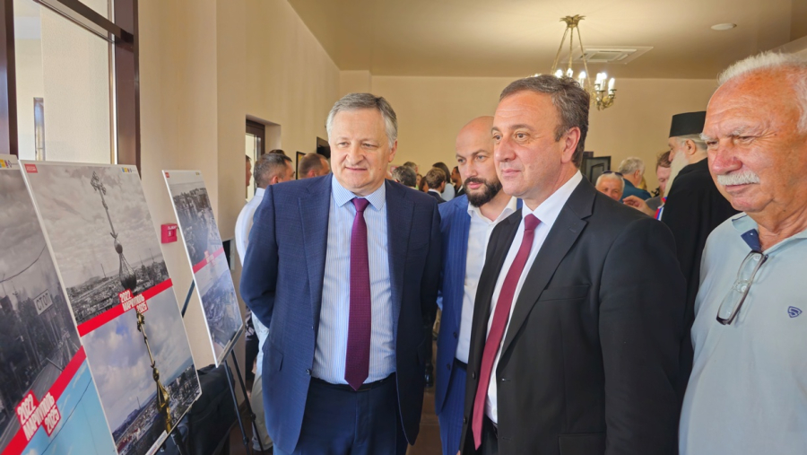 Владимир Делба посетил фотовыставку «Мариуполь 2022-2025»