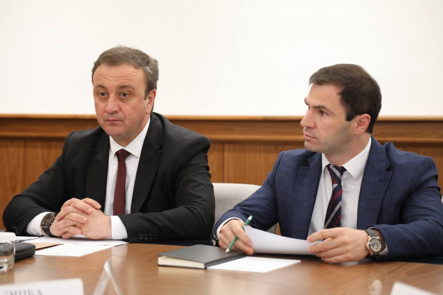 Владимир Делба принял участие в совещании в Администрации президента