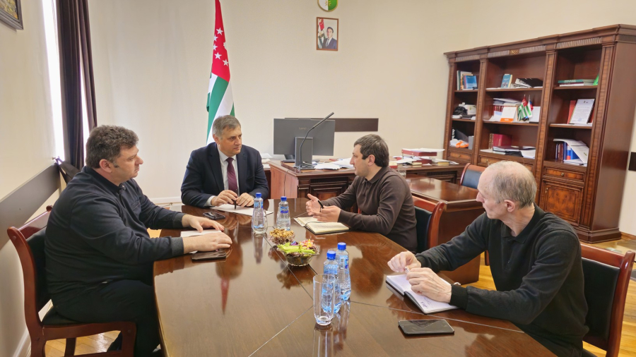 Вараздат Миносян провел совещание, на котором обсудили санитарно-эпидемиологическую обстановку в столице