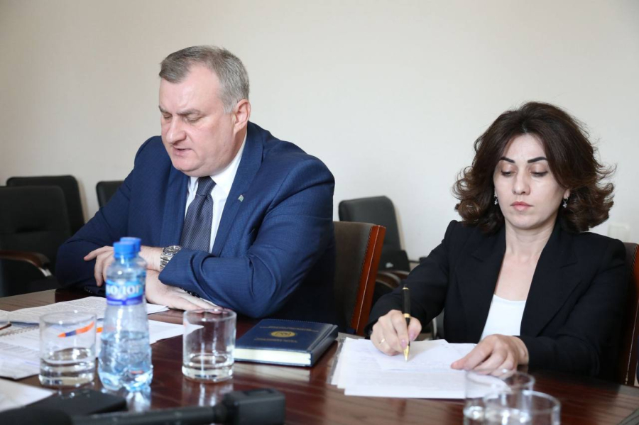 Президент Абхазии поручил правительству разработать меры по развитию системы здравоохранения