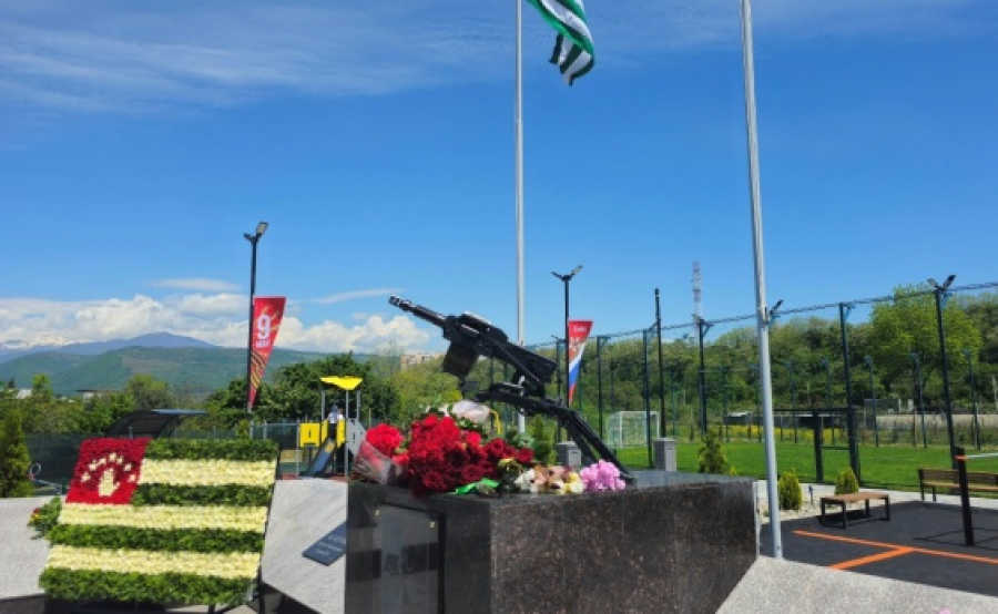 Премьер-министр принял участие в открытии мемориального комплекса в селе Гумиста Сухумского района