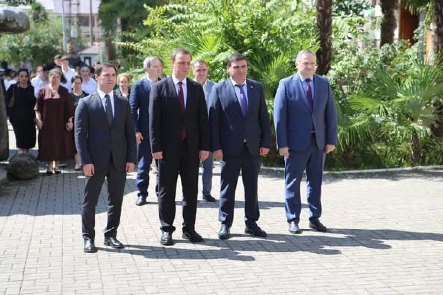 Владимир Делба почтил память Юрия Воронова